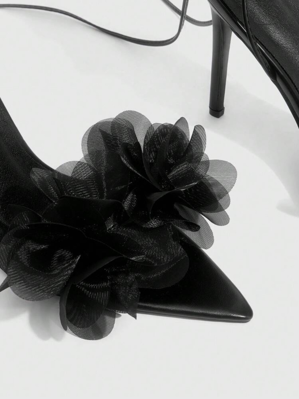 Cuccoo Floral Tie-up Heel