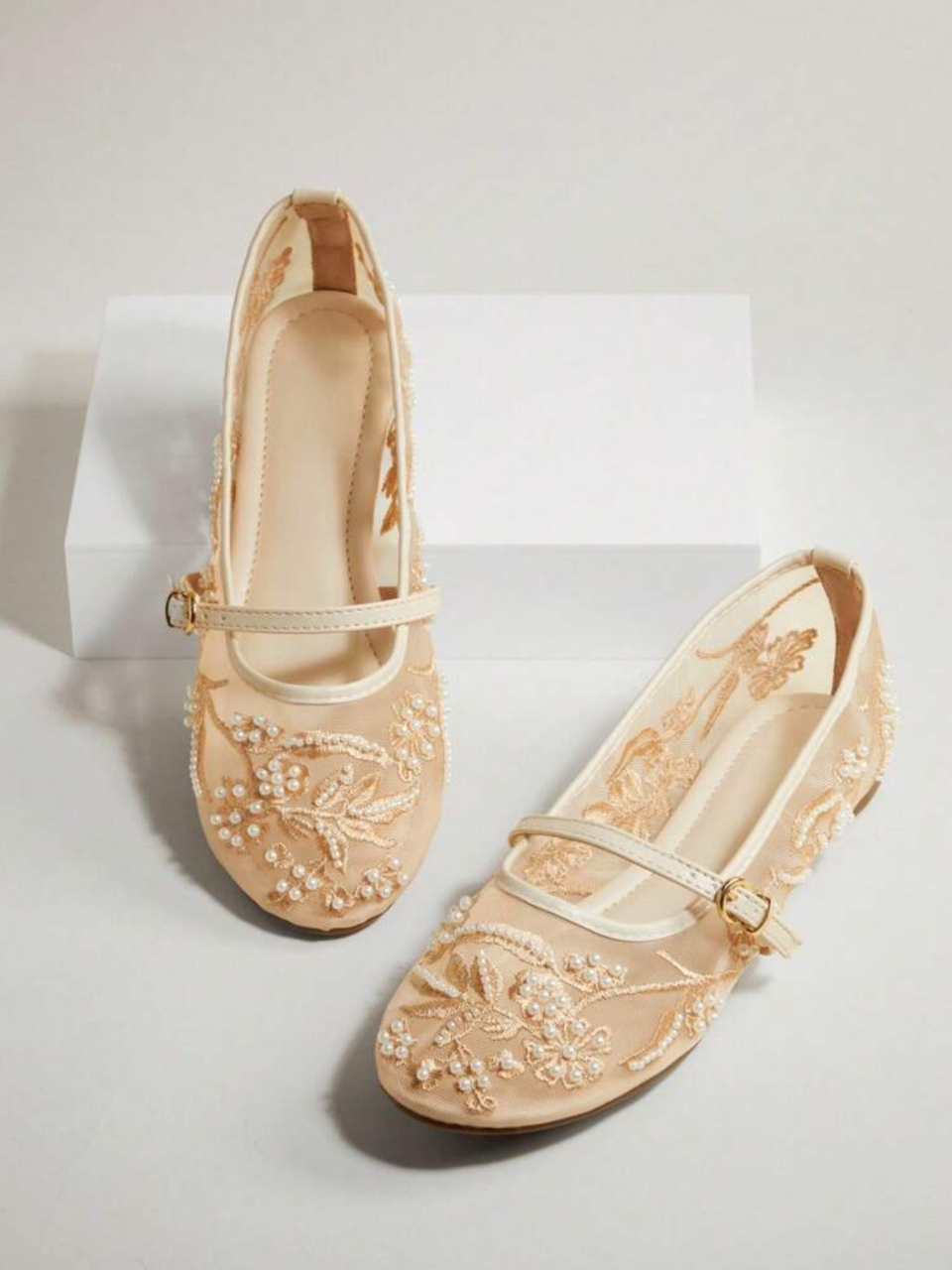 Solezae Embroidery Chic Ballet Flats