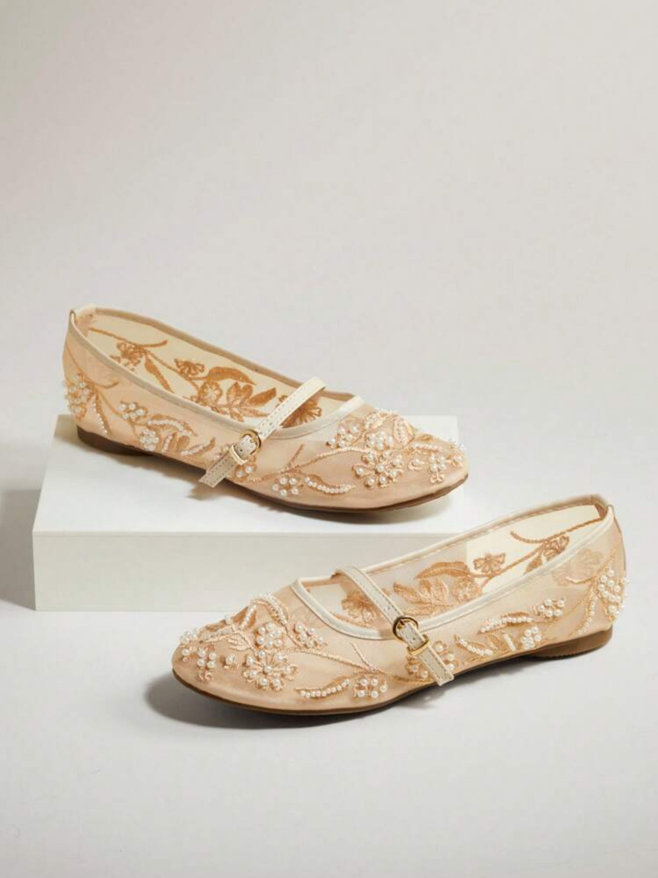 Solezae Embroidery Chic Ballet Flats